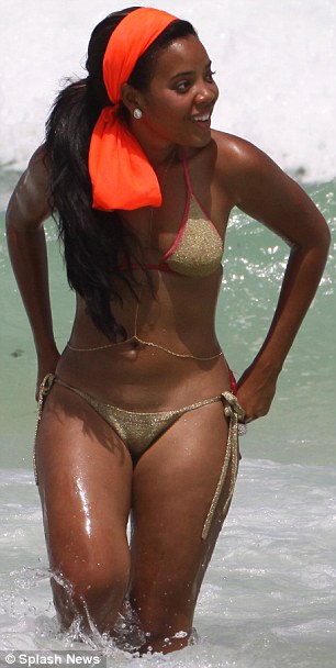 article-0-14298252000005DC-335_306x608.jpg