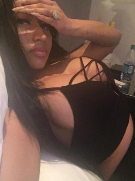 nicki-minaj-instagram-1445268500-view-1.png