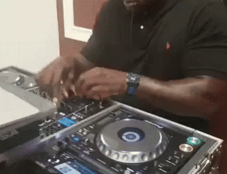 shaq-dj.gif
