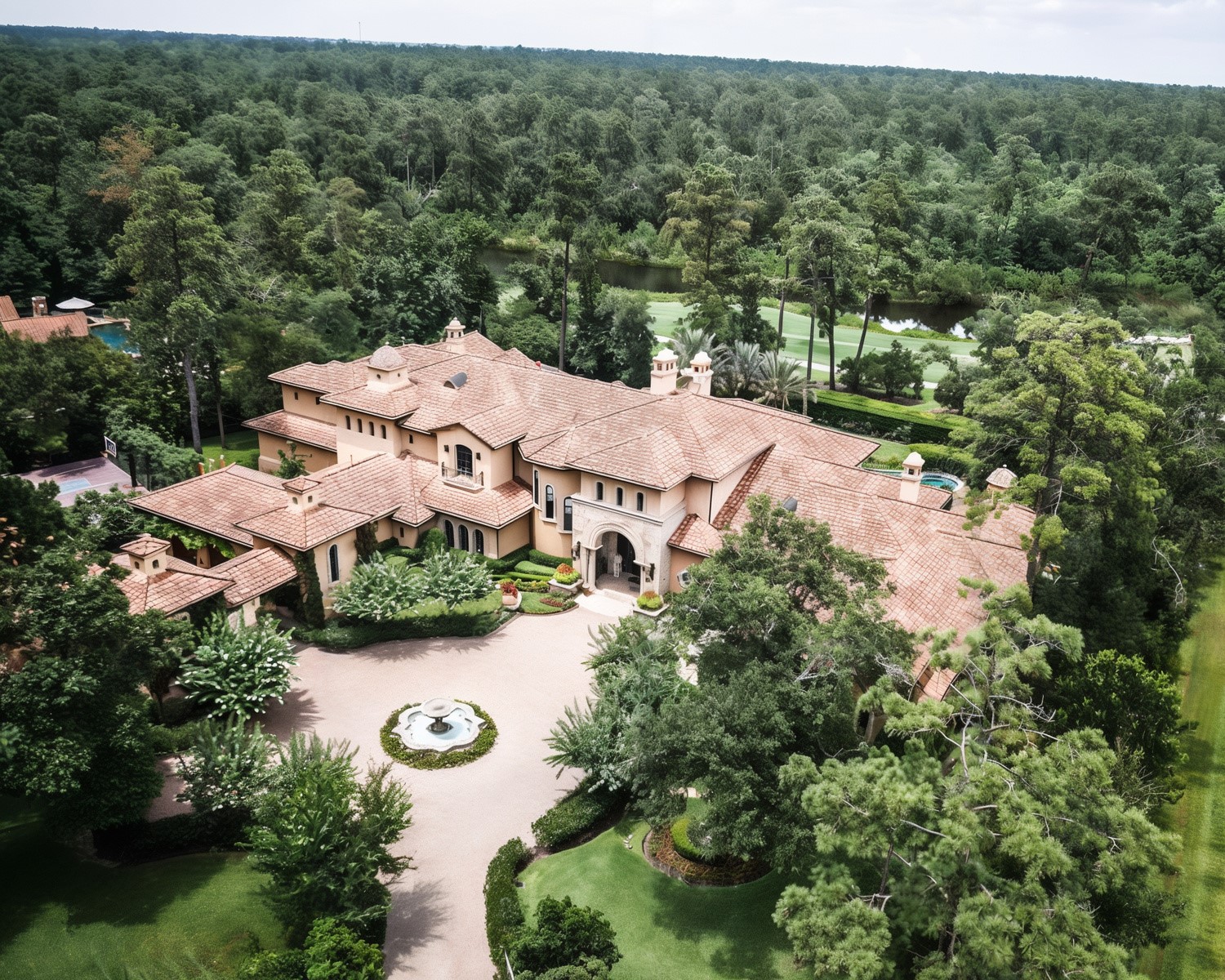 crazyluxuryhomes.com