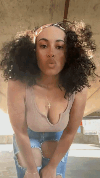 bJnMoX.gif