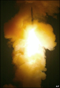 _42634003_usmissile203x300ap.jpg