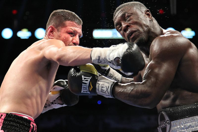 Soto-Karass-KOs-Berto.jpg