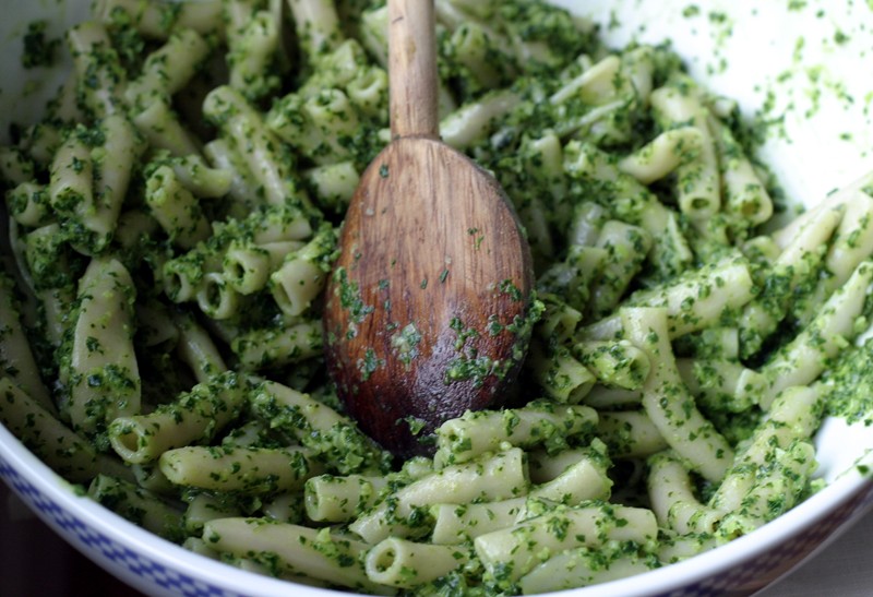 Bowl-of-kale-pesto-brown-rice-penne.jpg