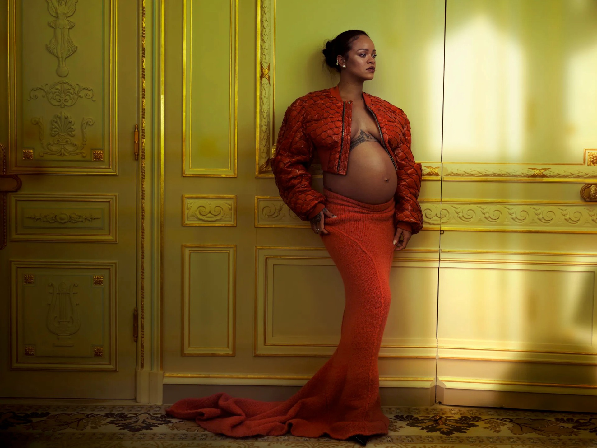 Rihanna-Sexy-Pregnant-Body-4.jpg