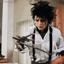 johnny-depp-edward-scissorhands.gif