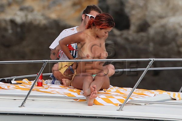 Rita-Ora-Topless-TheFappeningBlog.com-6.jpg