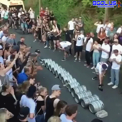 nS9L9E.gif
