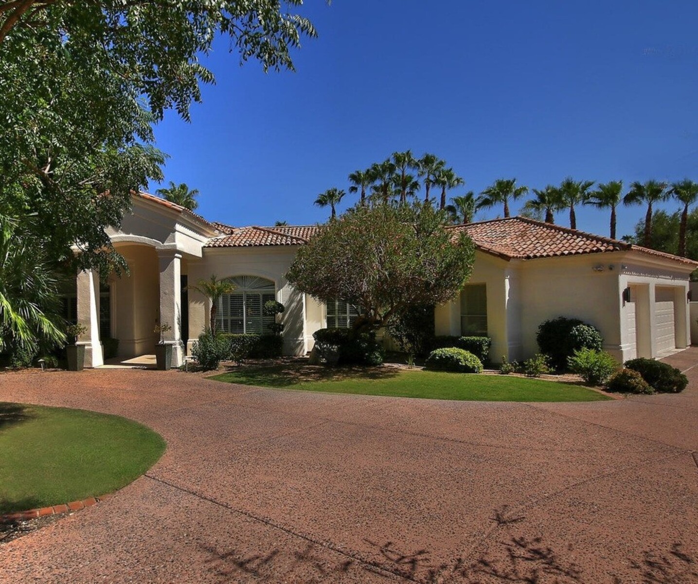 crazyluxuryhomes.com