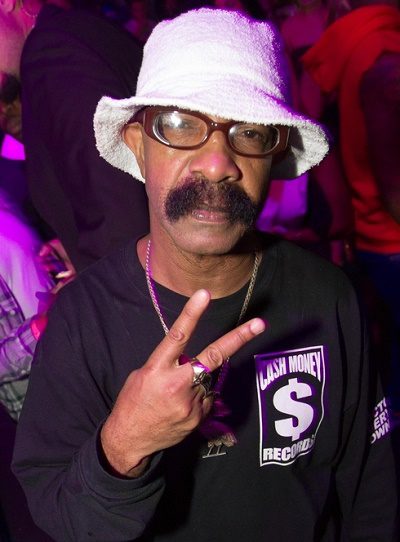 drake-father-400x542.jpg