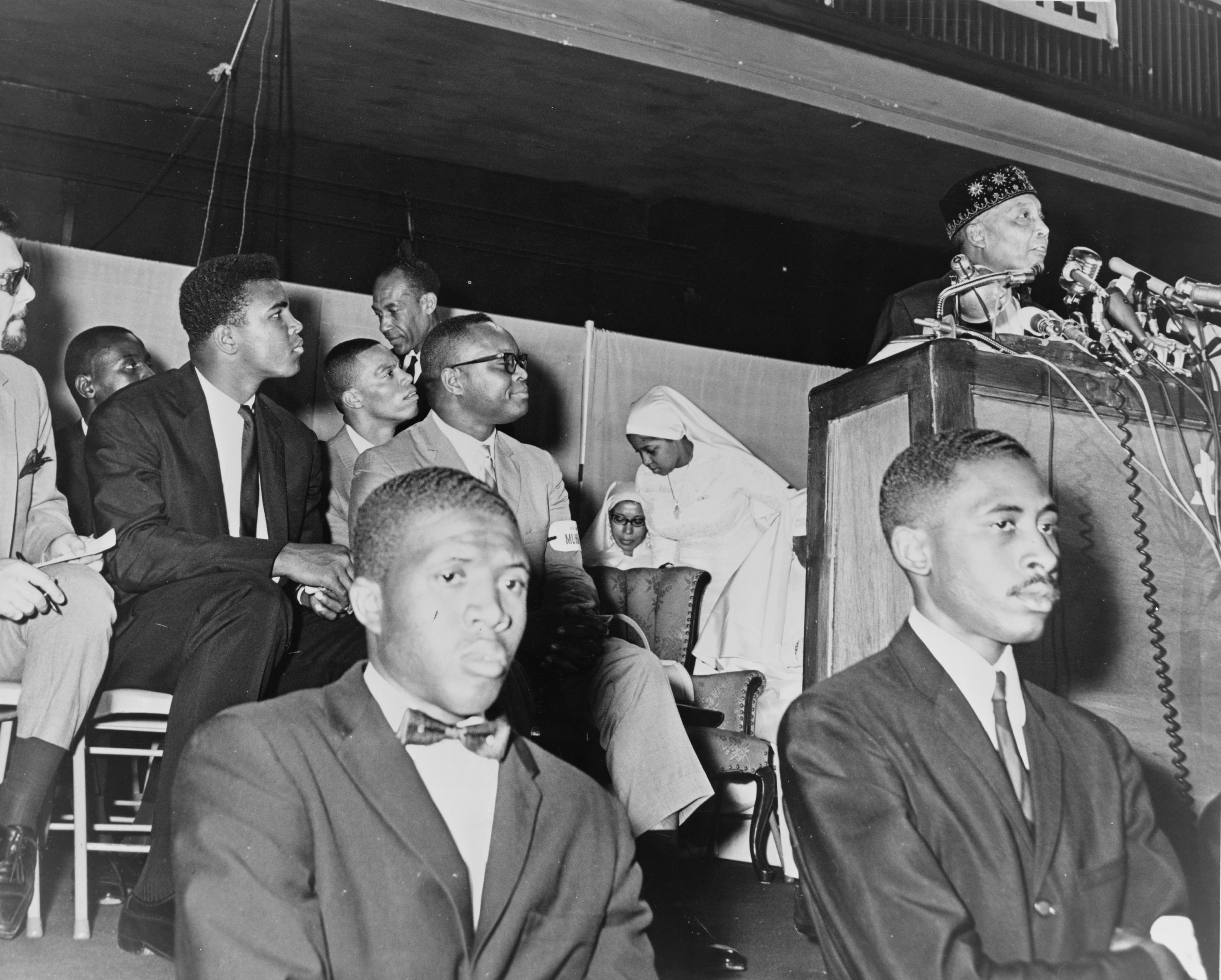 Elijah_Muhammad_and_Cassius_Clay_NYWTS.jpg