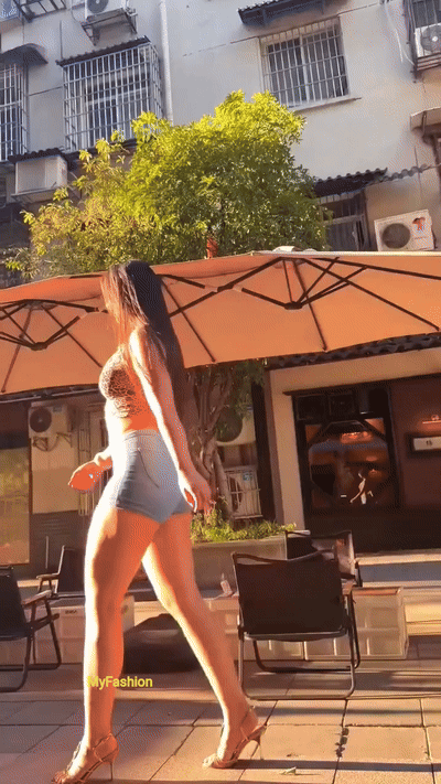 68c2ml7m3q9f1.gif