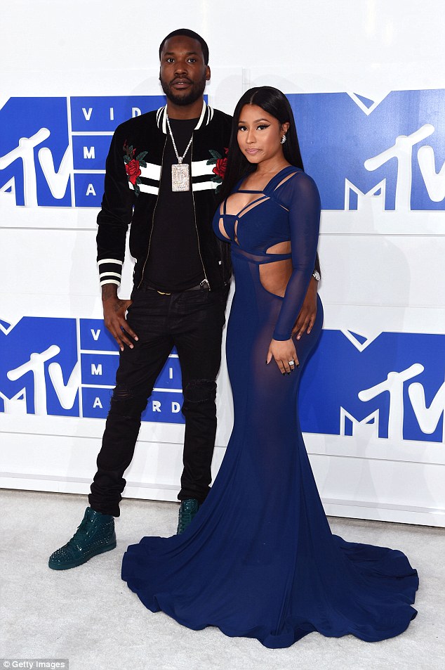 3CBCAEA600000578-4181450-image-a-29_1485977852940.jpg