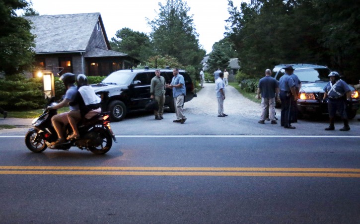 Obama-Vacation_sham-1-725x451.jpg