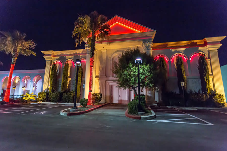 02-outside-ch3_tlvcme.jpg