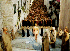 tumblr_npyvuijmIR1ruwssto5_250.gif