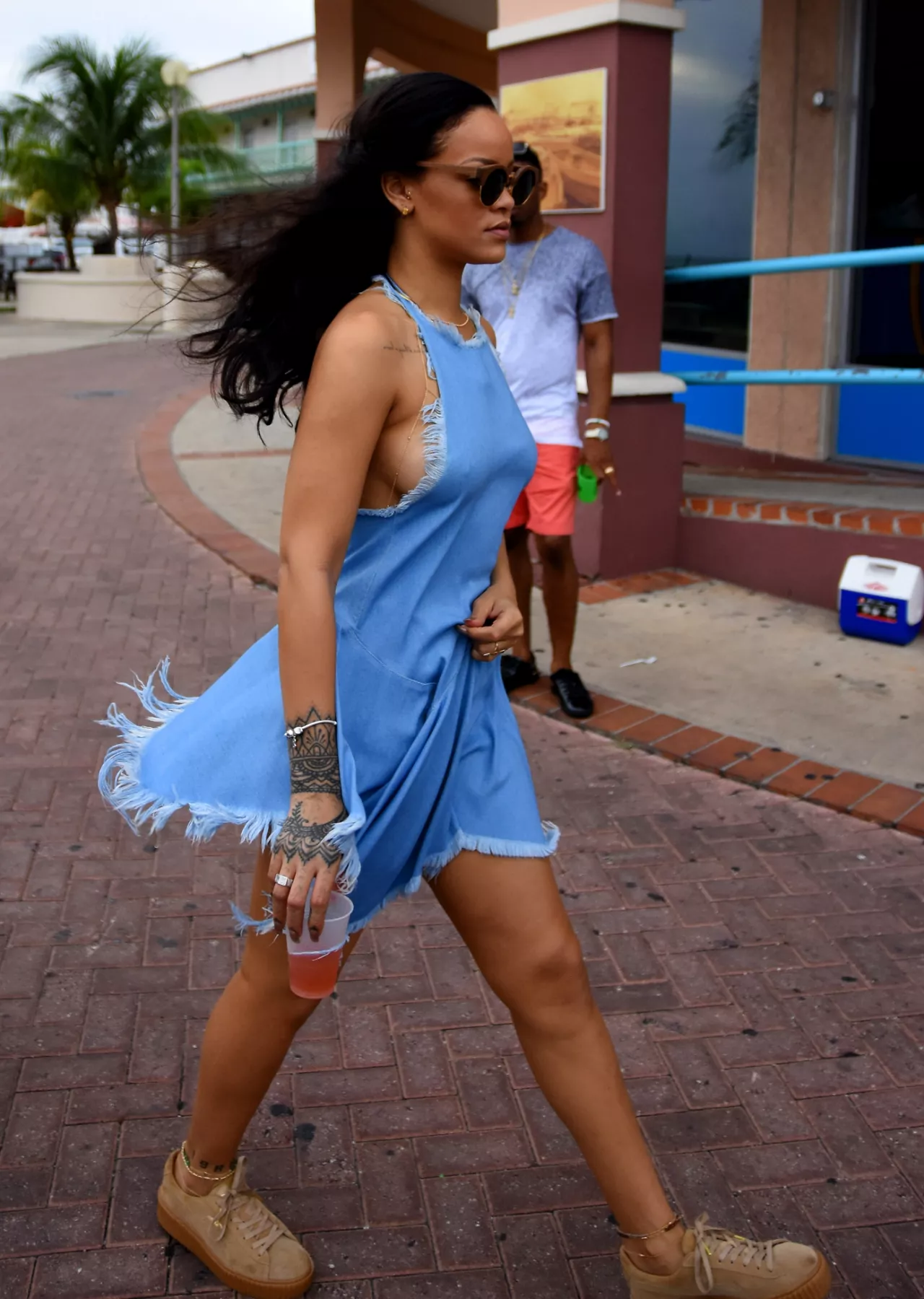 PAY-Rihanna.jpg