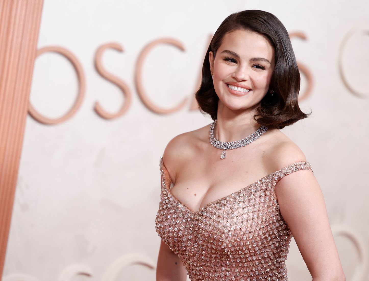 SelenaGomezCleavage97thAAA5.jpg