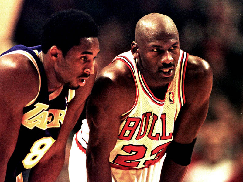 Michael-Jordan-Kobe-Bryant-Chicago-Bulls-1998_2360518.jpg
