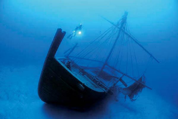 Uluburun-ancient-shipwreck.jpg