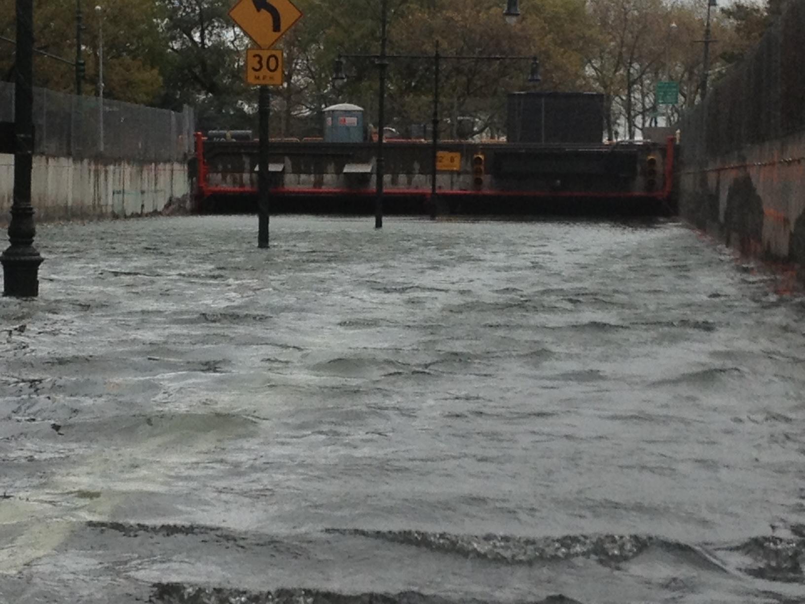 A6dWylnCIAARsXT.jpg:large