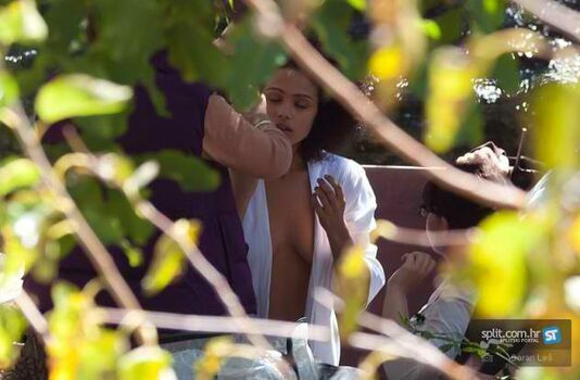 Nathalie-Emmanuel-Naked-9.jpeg