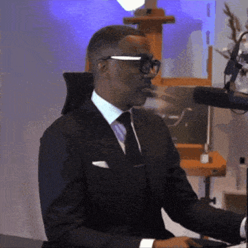 jbtzxclsv-you%27re-killing-me.gif
