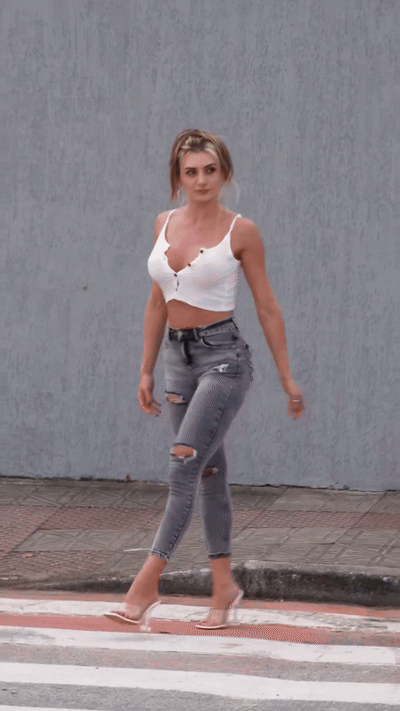 qgiog9bu74bf1.gif