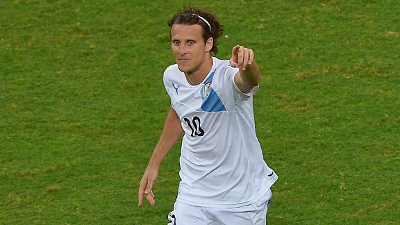 soc_g_diego-forlan2_mb_576.jpg