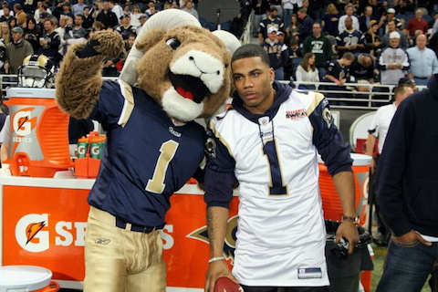 rams-fan-nelly-with-rams-mascot.jpg