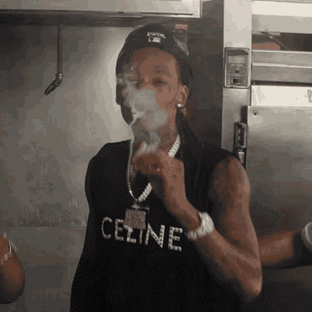 smoking-wiz-khalifa.gif
