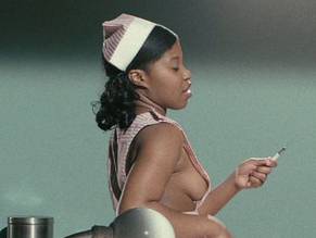 thumb3_dominique_fishback_61da12.jpg