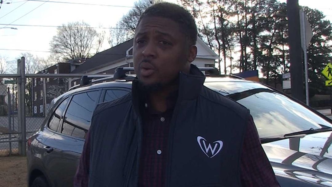 122718-warrick-dunn-kal-1080x608.jpg