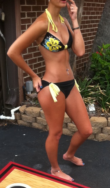 bikini-hottie.jpg