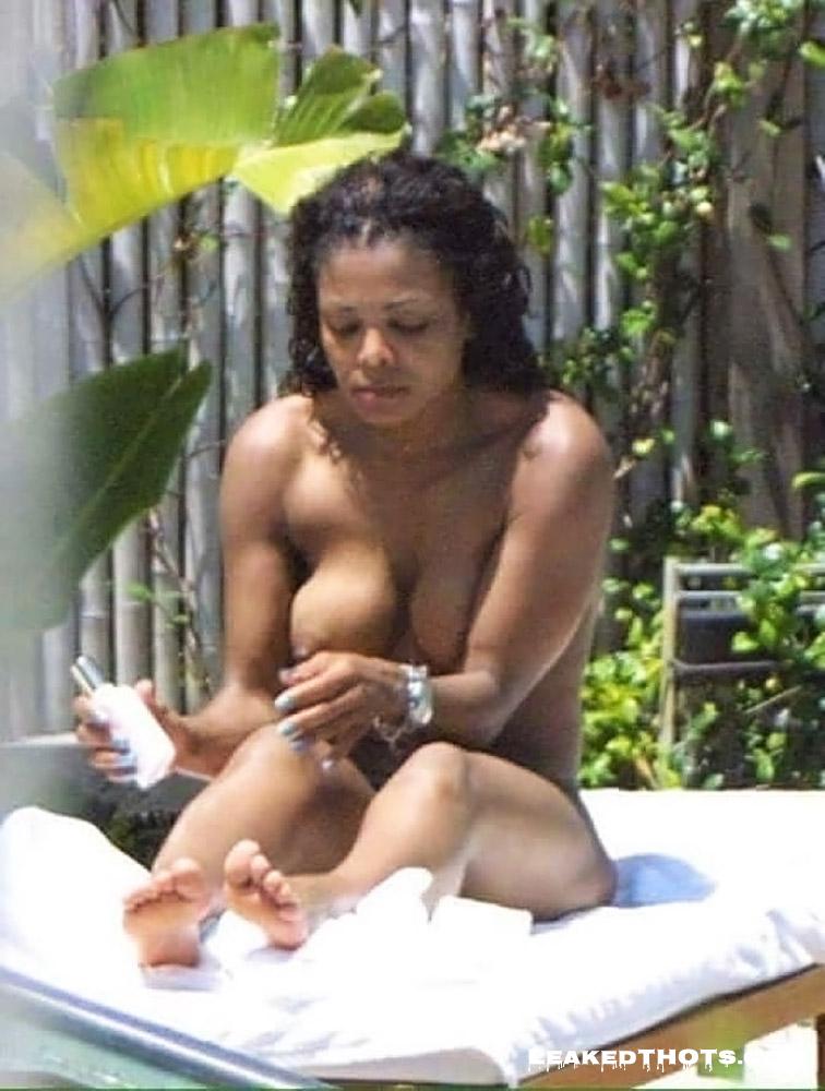 Janet-Jackson-topless-picture-BDKP.jpg