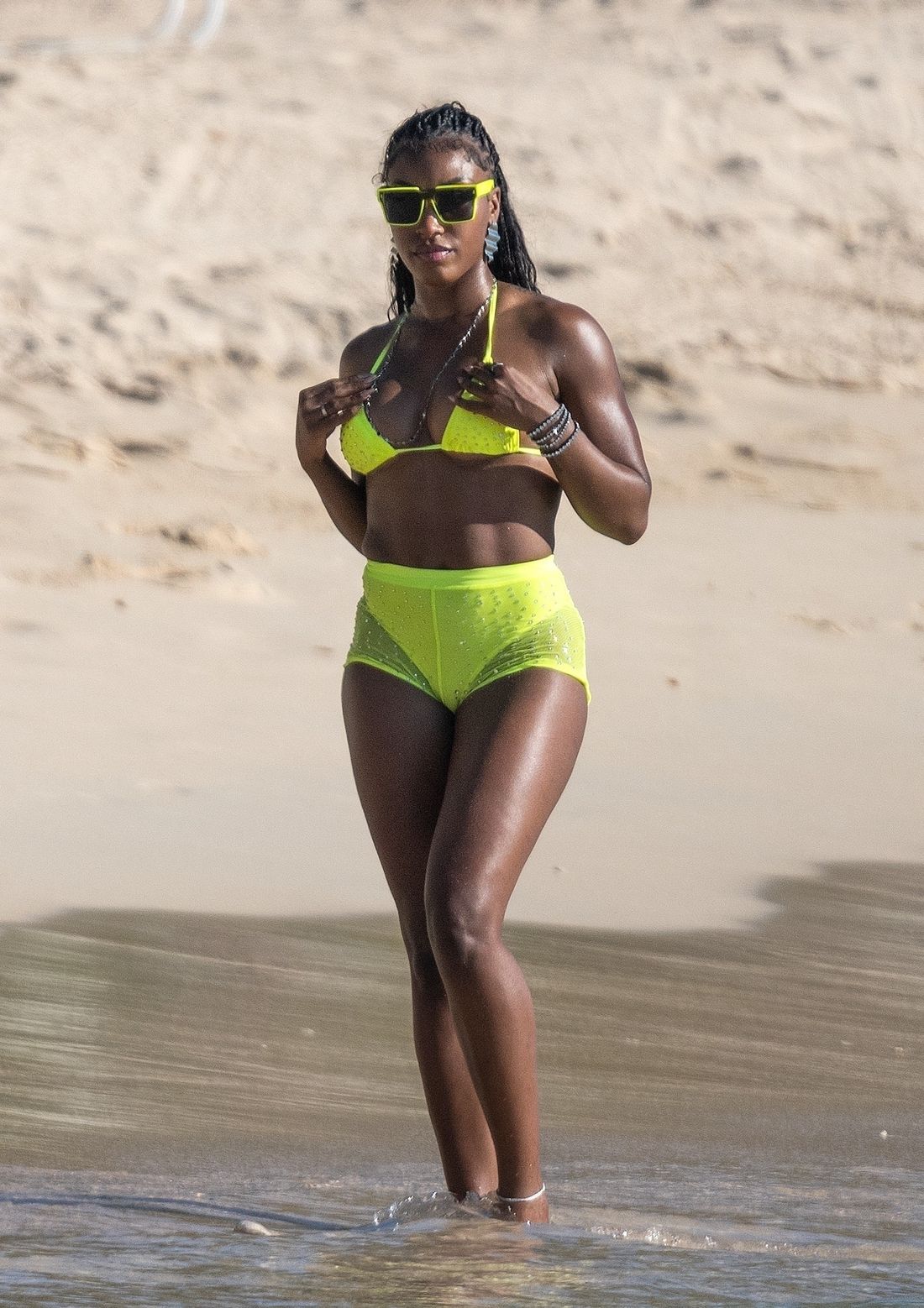 CharokeeYoungBikini24.jpg