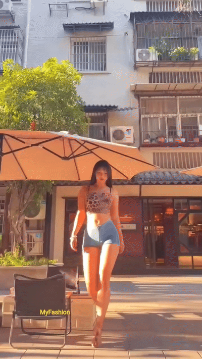 p9lill7m3q9f1.gif