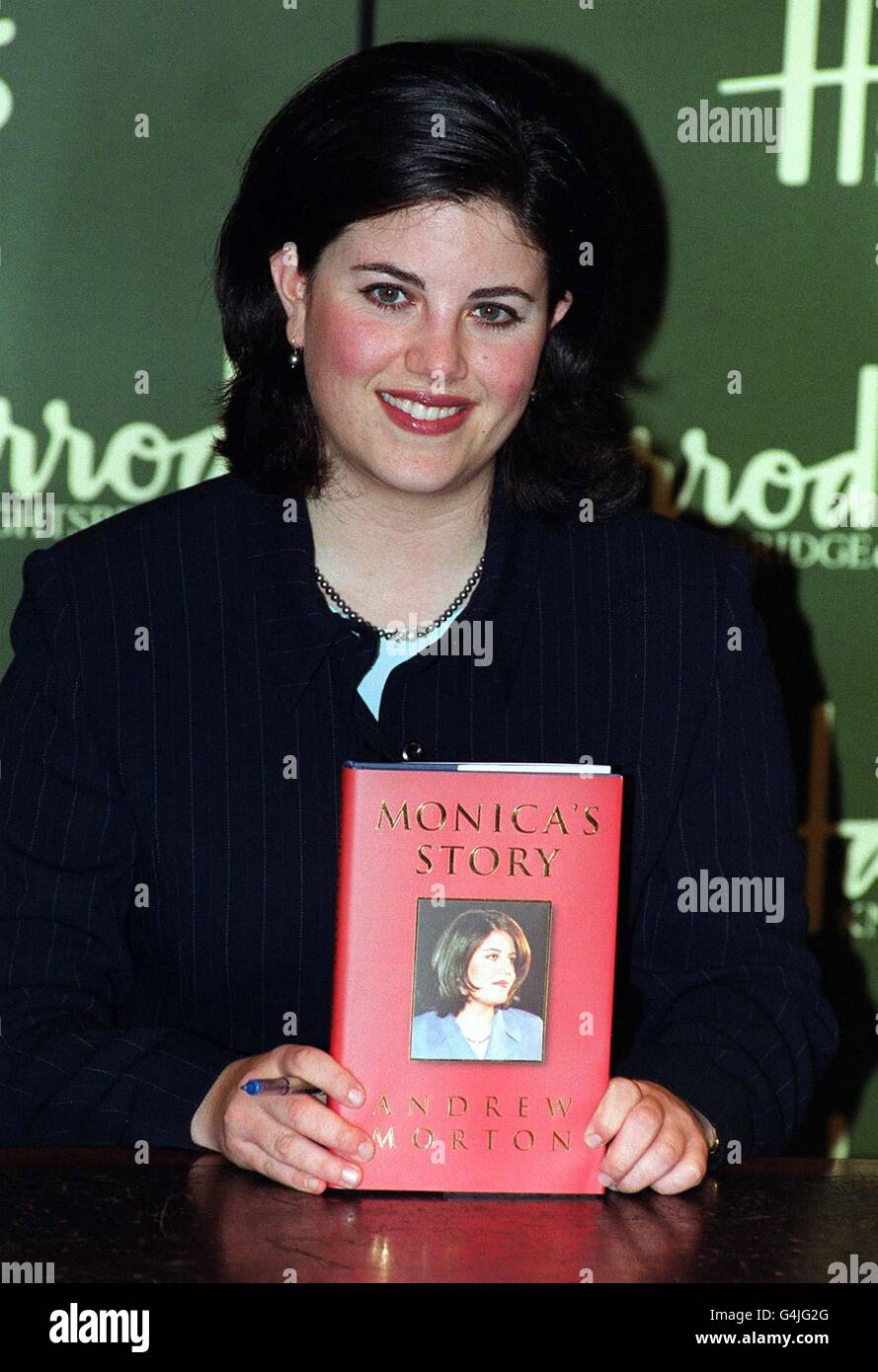 monica-lewinskybook-signing-G4JG2G.jpg