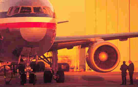 boeing-com-757-767-engine-v-human.jpg