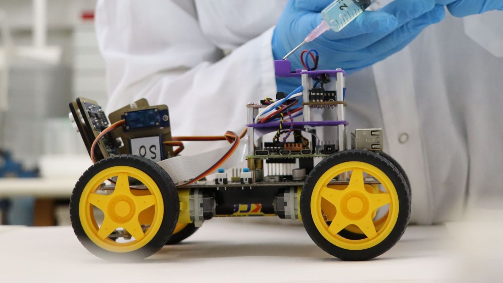 skynews-robot-tel-aviv-university_6027793.jpg