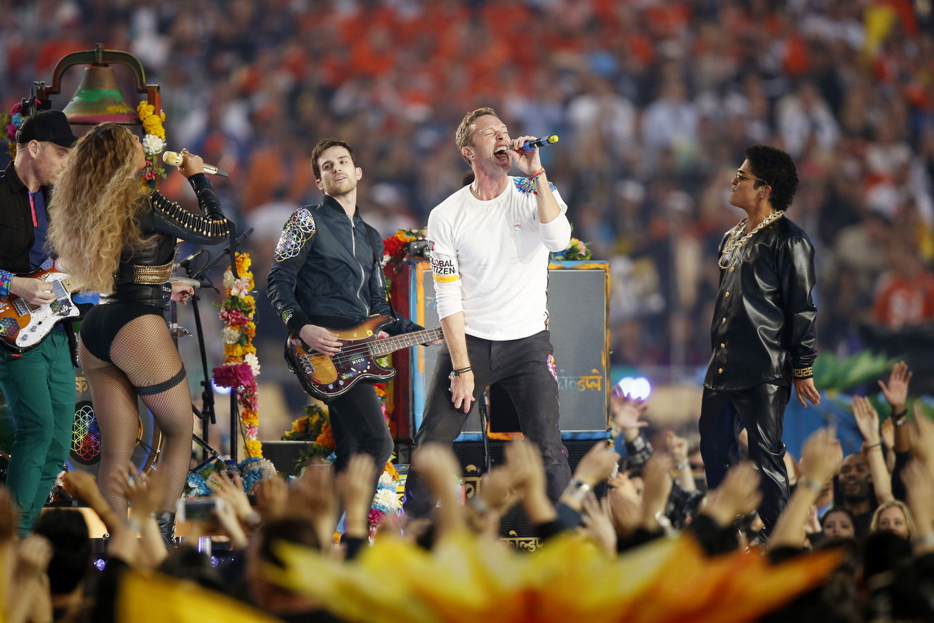 BeyonceSuperBowlLeather7.jpg