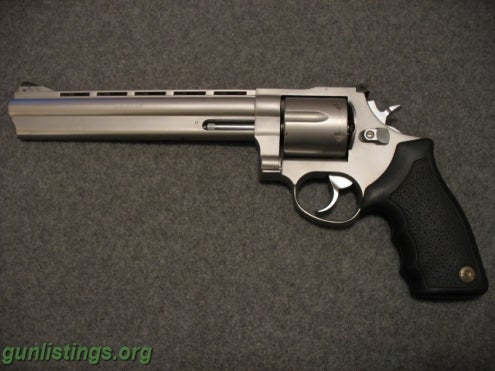 1_pistols_taurus_.44_magnum_40484.jpg