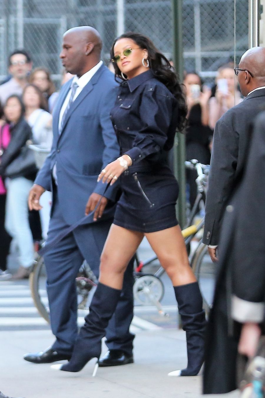 RihannaFaceOfFashion5.jpg