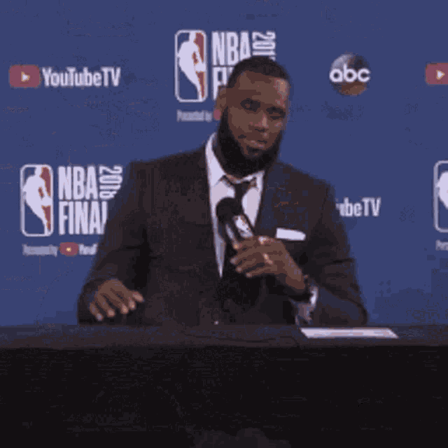 lebron-james-leaving.gif