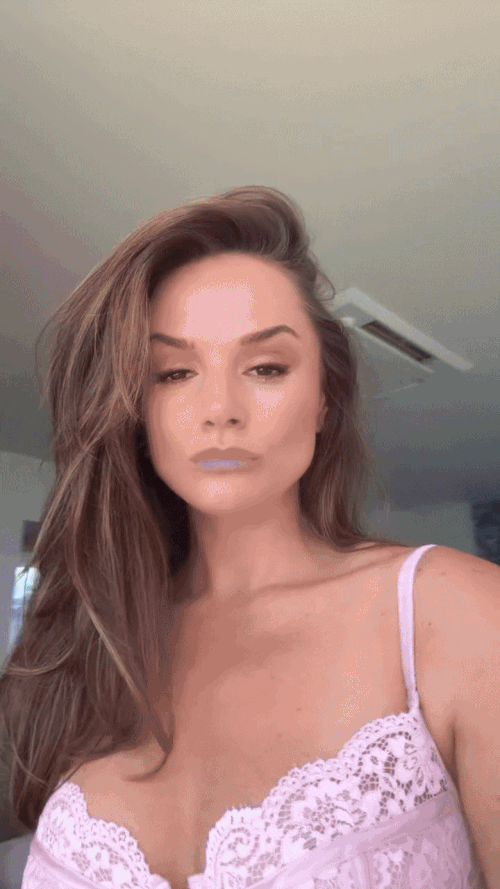615884841_tori-black-03.gif