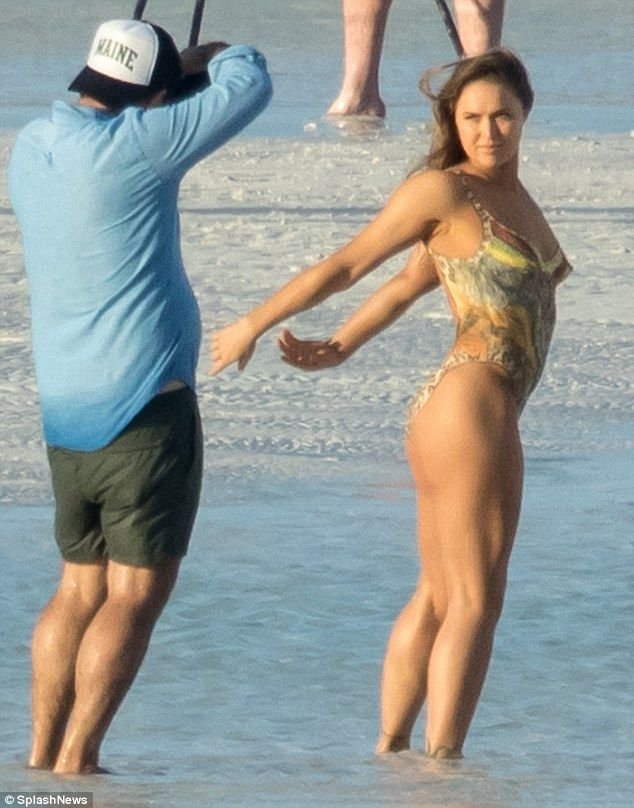 Ronda-Rousey-Bodypaint-8-1.jpg