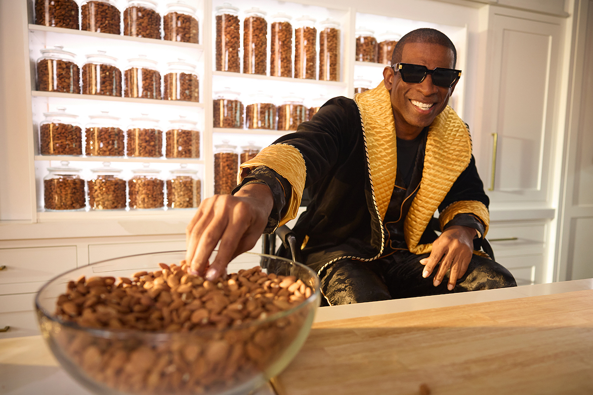 DeionSnacking1200x800.jpg
