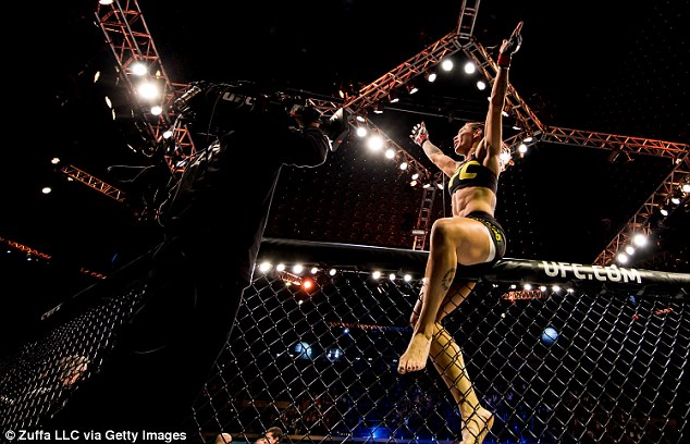 342EC93300000578-0-image-a-32_1463287157282.jpg