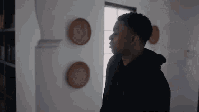 looking-around-lost.gif