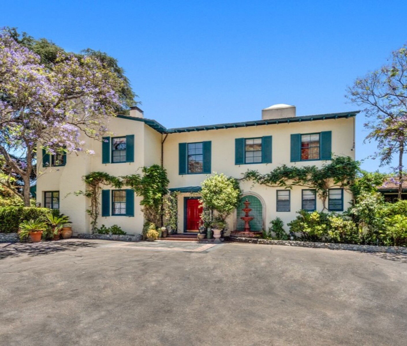 crazyluxuryhomes.com
